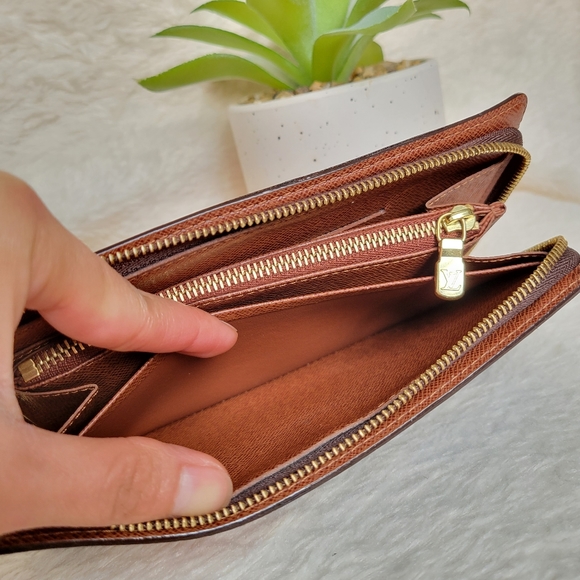 💕LIMITED Edition LOUIS VUITTON Panda Porte-monnaie Zip Wallet Monogram - Picture 9 of 16